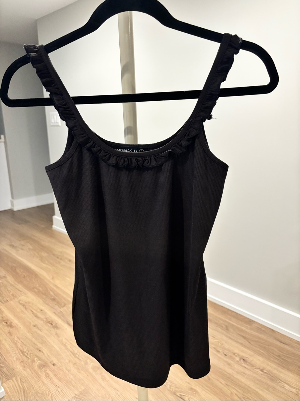 Women's Black Ruffle-Trim Tank Top - Picture 4 of 5